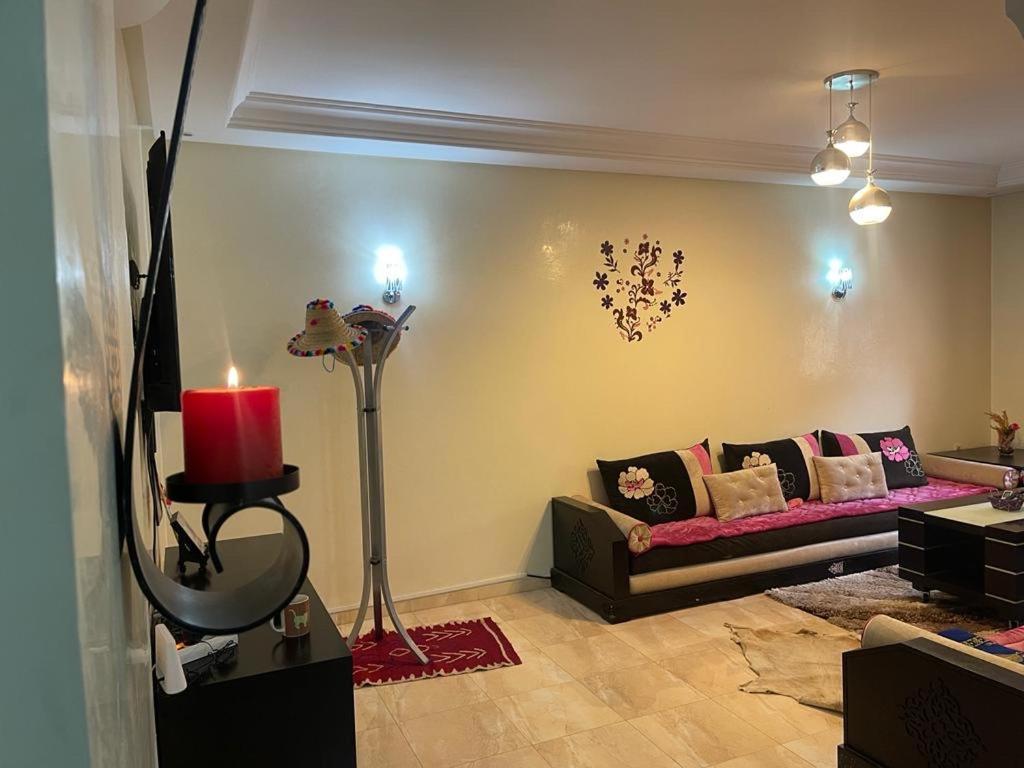Magnifique Appartement Spacieux Confort Propre Familial 2 Chambres Salon Et Salle A Manger A 20Mn A Pied De Place Jemaa El Fina 4 Piscines Dans Espace De Golf A 12 Mn En Voitures L Entree Est Gratuit Pour La Clientele Ouvert Entre 10H Et 20H Марракеш Экстерьер фото