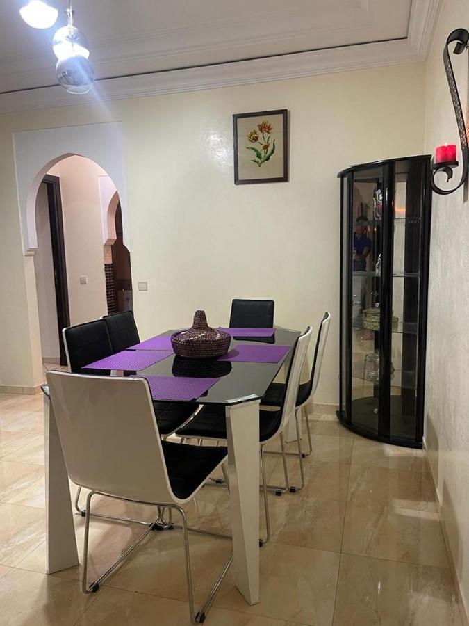 Magnifique Appartement Spacieux Confort Propre Familial 2 Chambres Salon Et Salle A Manger A 20Mn A Pied De Place Jemaa El Fina 4 Piscines Dans Espace De Golf A 12 Mn En Voitures L Entree Est Gratuit Pour La Clientele Ouvert Entre 10H Et 20H Марракеш Экстерьер фото