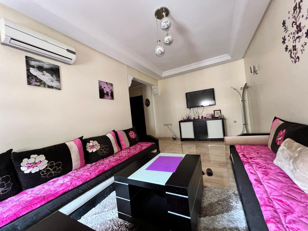Magnifique Appartement Spacieux Confort Propre Familial 2 Chambres Salon Et Salle A Manger A 20Mn A Pied De Place Jemaa El Fina 4 Piscines Dans Espace De Golf A 12 Mn En Voitures L Entree Est Gratuit Pour La Clientele Ouvert Entre 10H Et 20H Марракеш Экстерьер фото
