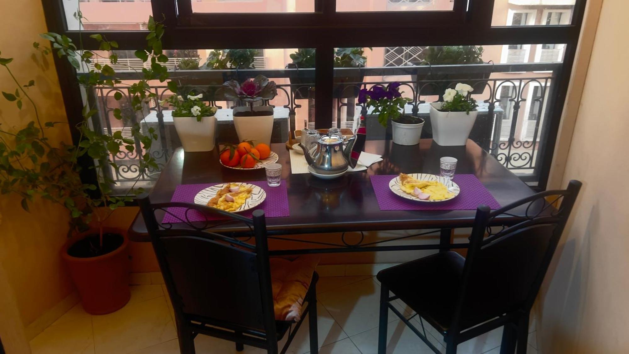 Magnifique Appartement Spacieux Confort Propre Familial 2 Chambres Salon Et Salle A Manger A 20Mn A Pied De Place Jemaa El Fina 4 Piscines Dans Espace De Golf A 12 Mn En Voitures L Entree Est Gratuit Pour La Clientele Ouvert Entre 10H Et 20H Марракеш Экстерьер фото