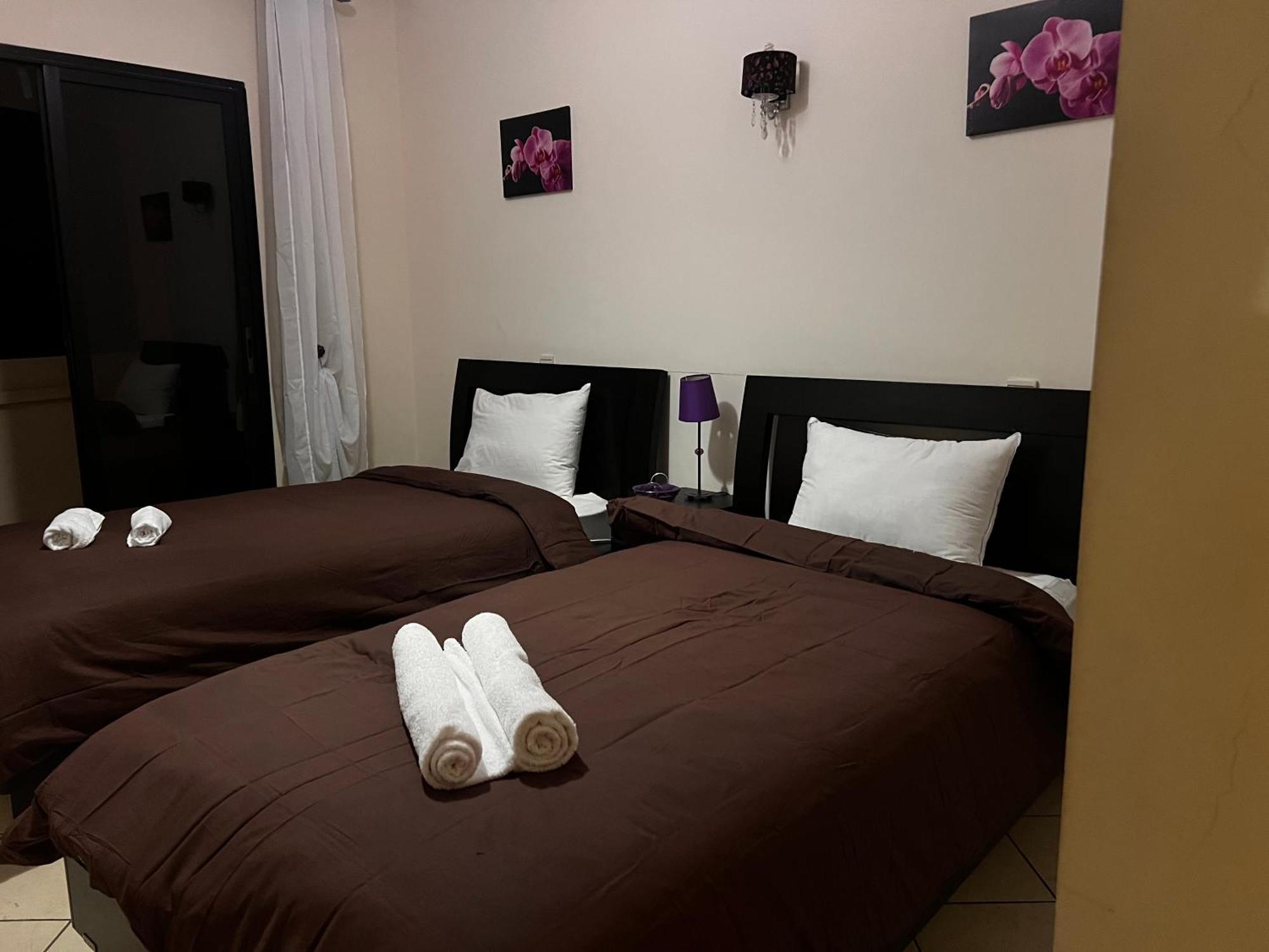 Magnifique Appartement Spacieux Confort Propre Familial 2 Chambres Salon Et Salle A Manger A 20Mn A Pied De Place Jemaa El Fina 4 Piscines Dans Espace De Golf A 12 Mn En Voitures L Entree Est Gratuit Pour La Clientele Ouvert Entre 10H Et 20H Марракеш Экстерьер фото