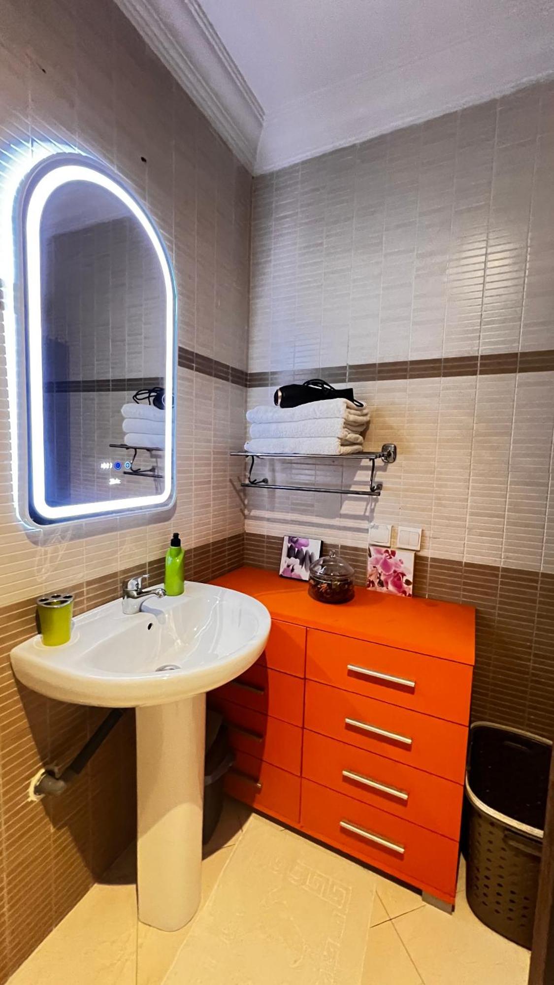 Magnifique Appartement Spacieux Confort Propre Familial 2 Chambres Salon Et Salle A Manger A 20Mn A Pied De Place Jemaa El Fina 4 Piscines Dans Espace De Golf A 12 Mn En Voitures L Entree Est Gratuit Pour La Clientele Ouvert Entre 10H Et 20H Марракеш Экстерьер фото